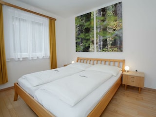 Schlafzimmer 5_mit verbindungstür 4
