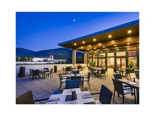 Dachterrasse bei Nacht