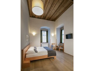 doppelzimmer-raumfoto-jufa-hotel-schloss-roethelst