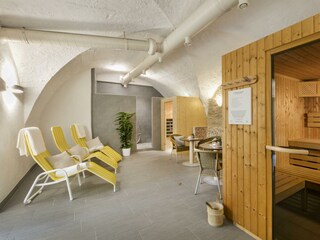 sauna-liegen-wellnessbereich-jufa-hotel-roethelste