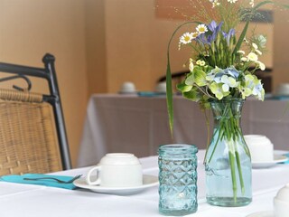 Frühstück im Schlosshof