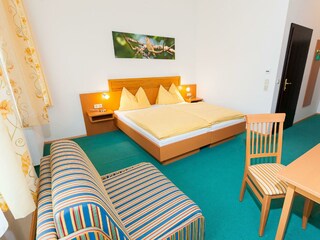 Doppel- oder Dreibettzimmer