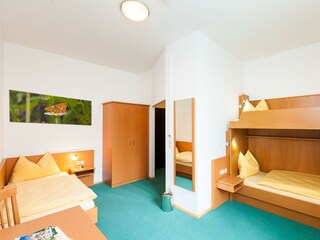 Stockbett- oder Dreibettzimmer