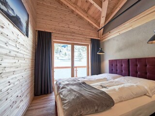 Gemütliches Schlafzimmer mit Ausblick ins Gesäuse