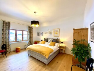 Schlafzimmer 1