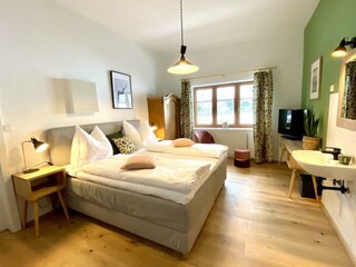 Schlafzimmer 2