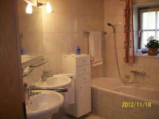 Bad-Dusche-WC-DZ