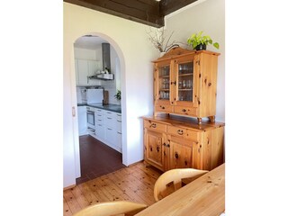 Vom Essbereich zur Küche