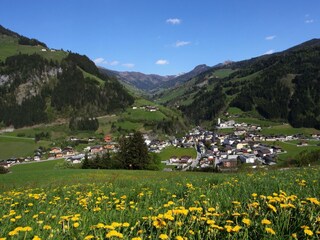 grossarl-fruehling-ortsansicht