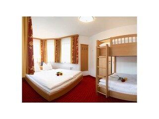 Schlafzimmer Doppel- & Stockbett