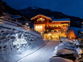 Nachtansicht Hotel Dorfer