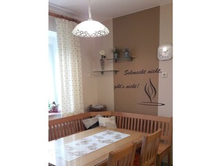 Haus Planetz - Esstisch1