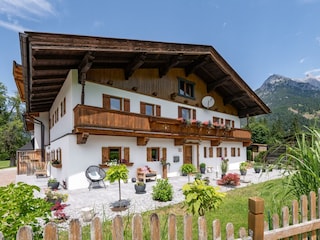 Haus außen Sommer