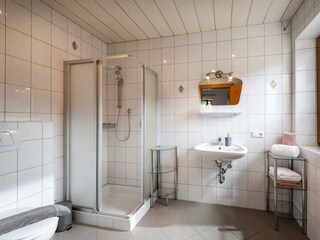 Ferienwohnung_Mader_Schneiderweg_1_Waidring_Badezi