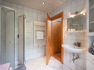 Ferienwohnung_Mader_Schneiderweg_1_Waidring_Badezi