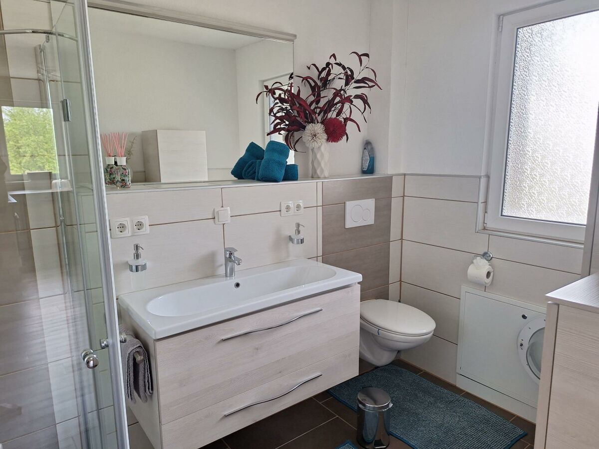 ce69f565-0d2d-487f-aa44-79cbf2868e5a