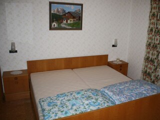 Schlafzimmer 1