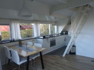 Esszimmer und Küche