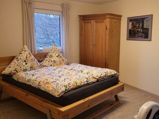 Schlafzimmer Parterre mit Doppelbett