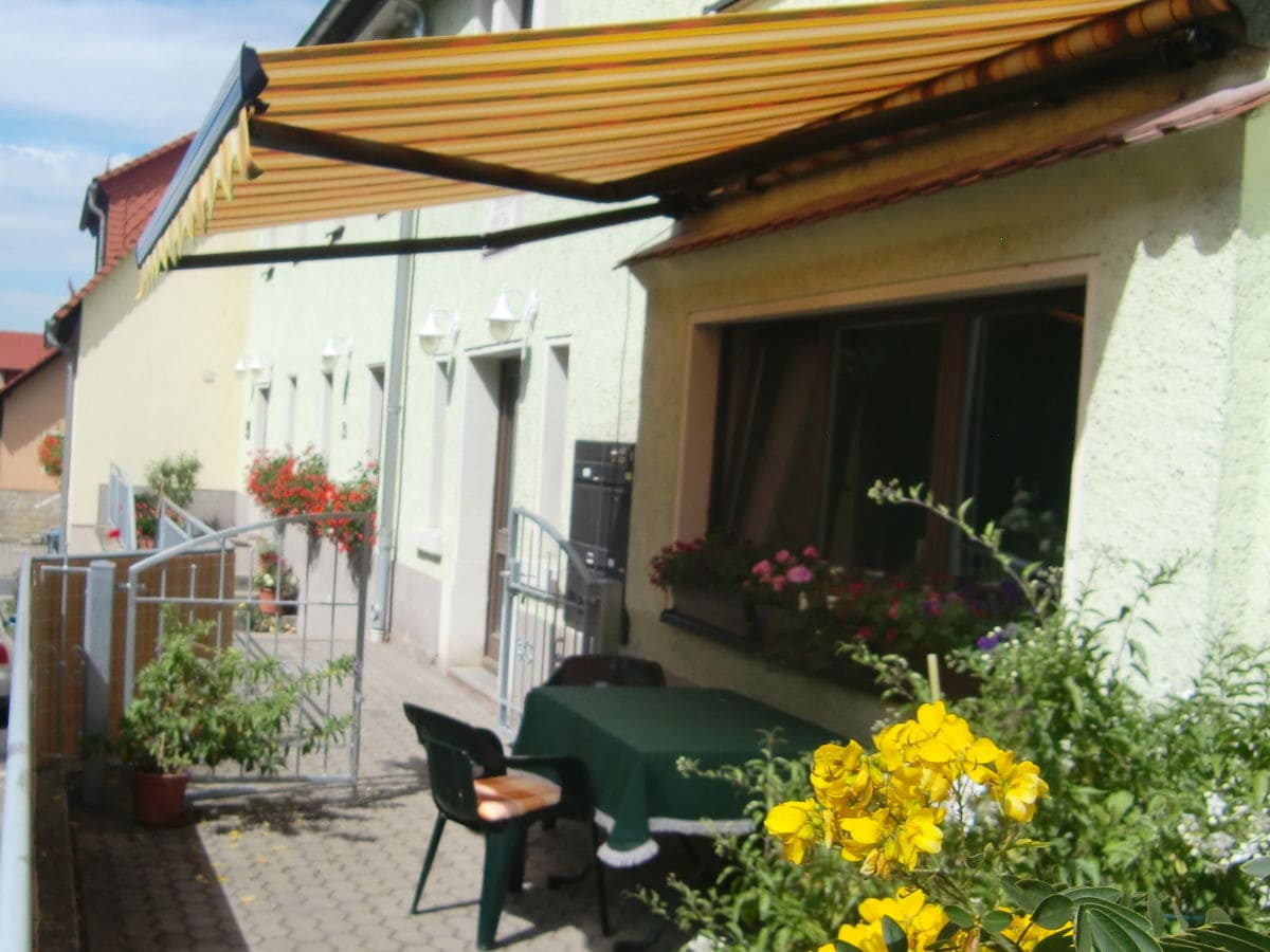 Terrasse zur Ferienwohnung