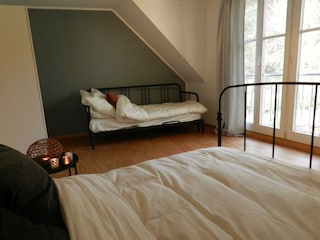 Schlafzimmer 2