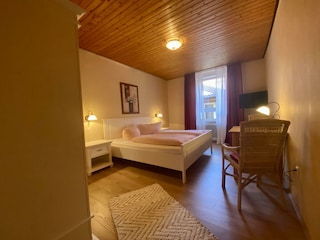 Zimmer 5 Innenansicht quer (2)