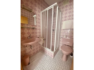 Zimmer 1 Bad hoch