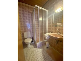 Zimmer 4 Bad hoch