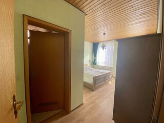 Zimmer 3 Innenansicht Flur quer