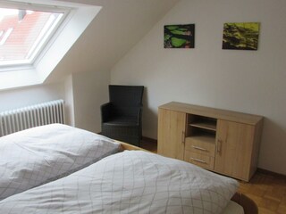 Schlafzimmer 1