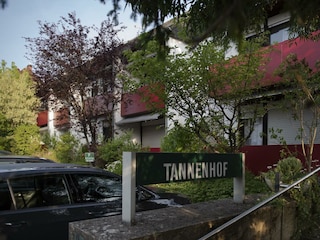 Außenansicht/Parkplätze