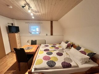Schlafzimmer 3