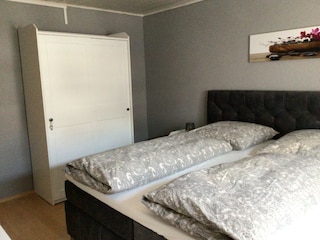 FDFC990C-5863-4D8D-A138-ECCDE70C36F5