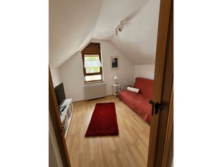 Lese-/ Fernsehzimmer mit Sofa