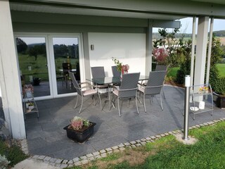 Terrasse mit Windfang