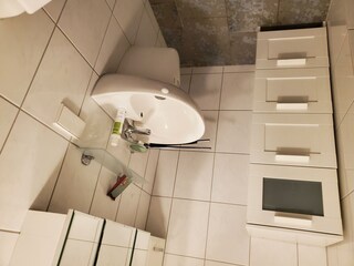 Gäste- WC / Waschbecken