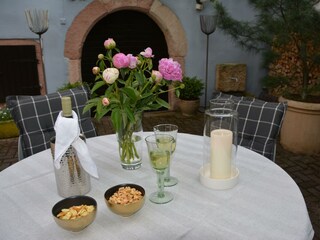 Genießen im mediterranen Innenhof