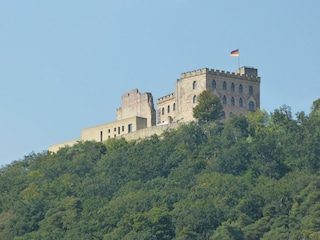 Hambacher Schloss in Sommer