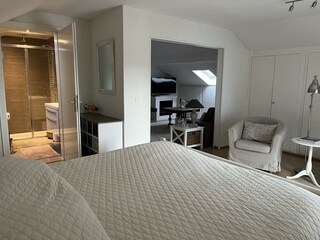 Nova Civita Schlafbereich mit Blick zur Badezimmer