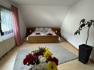 Wohn-/Schlafzimmer (2)