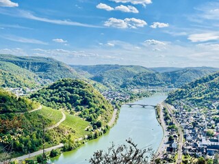 Moselbrücke verbindet Ortsteile Treis und Karden