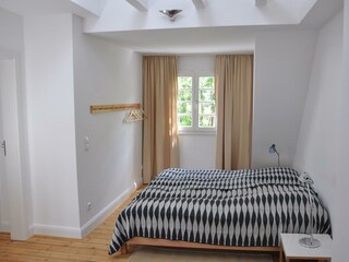 DG GROSSES ZIMMER
