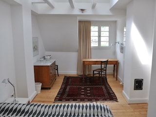DG GROSSES ZIMMER