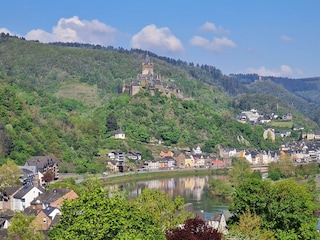 Blick auf Cochem und die Burg
