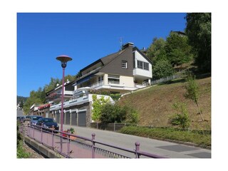 die herrliche Lage des Hauses