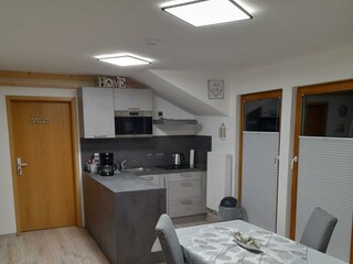 Küche und Essbereich