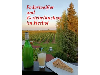 Federweißer/Neuer Wein und Zwiebelkuchen im Herbst
