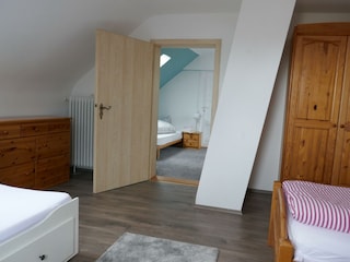 2. Etage Familienzimmer-Durchgangszimmer
