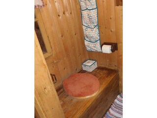 Plumpsklo Zwergenwald Hütte Tirol