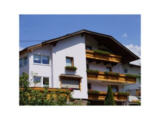 Ferienwohnung Alpina, Außenansicht 1